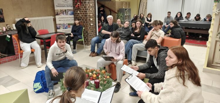 Advent harmadik gyertyája a Cseresnyés Kollégiumban